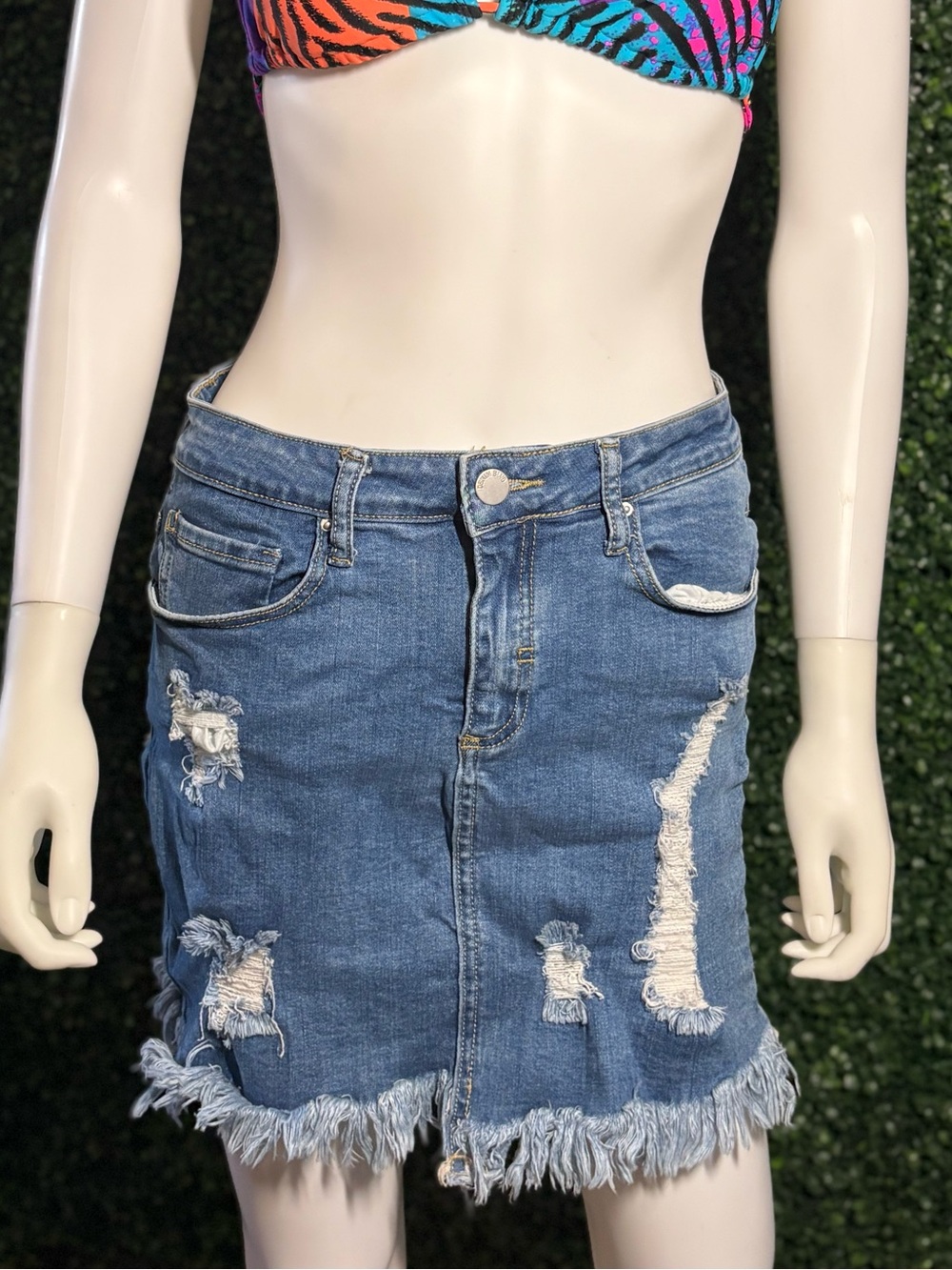 Denim Blvd Los Angeles Distressed Denim Mini Skirt - M